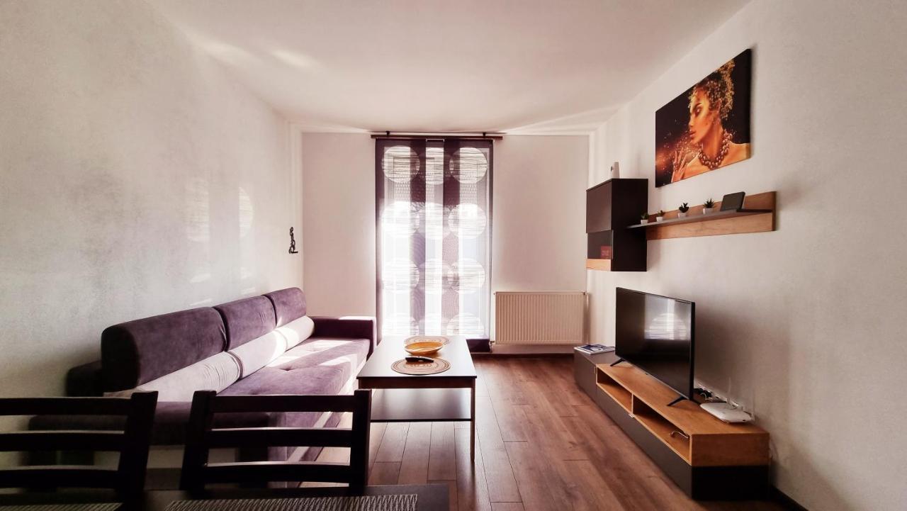 Apartament Dabe Hd フネドアラ エクステリア 写真